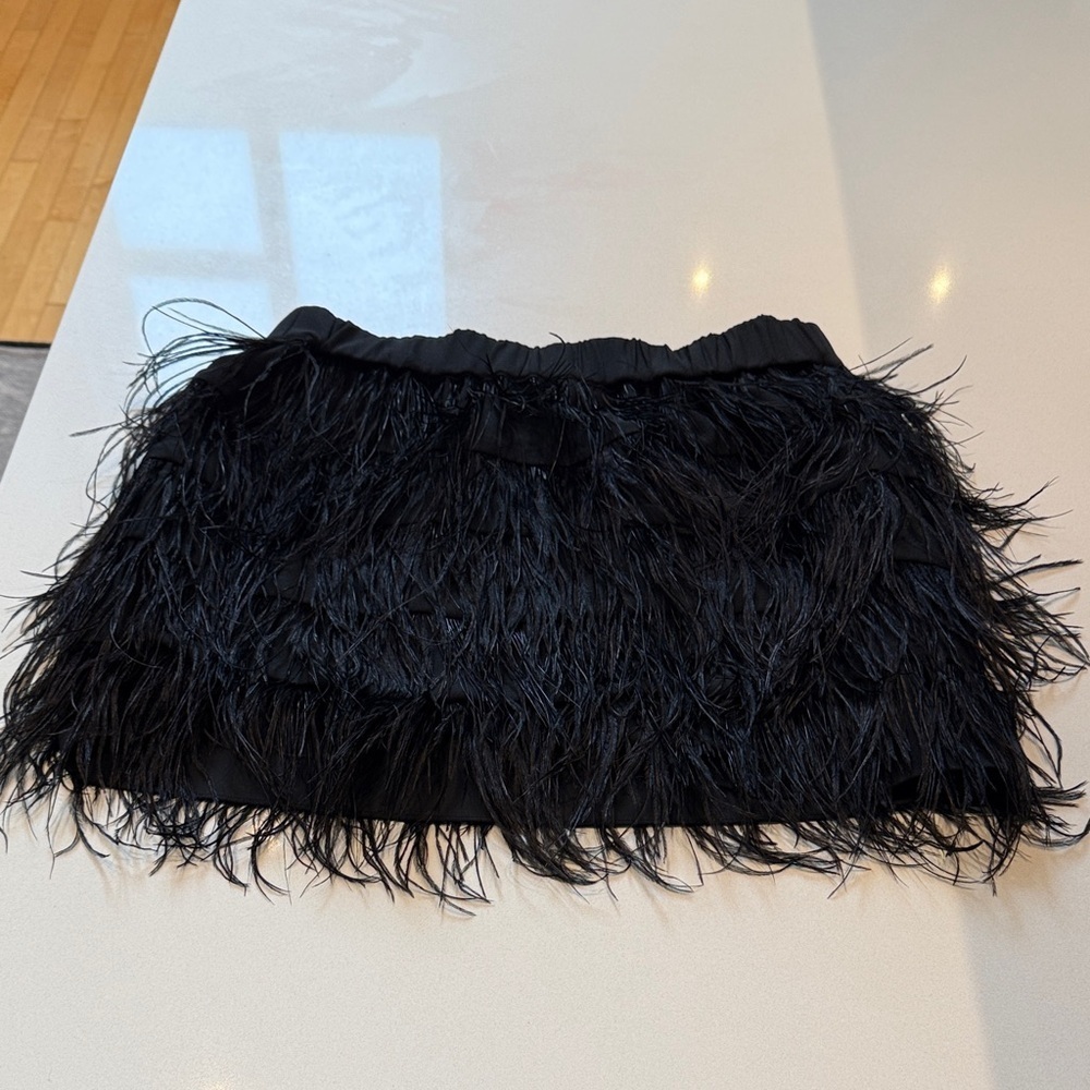 Chelsea28 Ostrich Feathered Tiered Mini Skirt, Black, Elastic, Size M - Picture 2 of 9